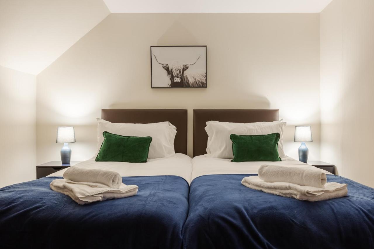 Albert - 5 Bedrooms Sleeps 11 Parking Wi-Fi Contractors بريستون المظهر الخارجي الصورة