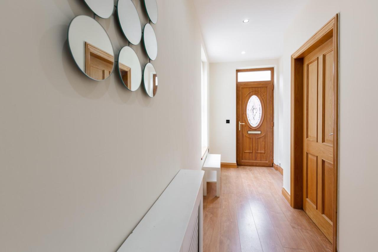 Albert - 5 Bedrooms Sleeps 11 Parking Wi-Fi Contractors بريستون المظهر الخارجي الصورة