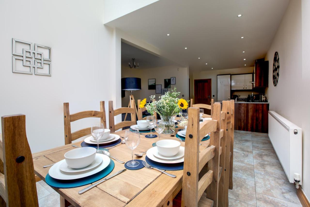 Albert - 5 Bedrooms Sleeps 11 Parking Wi-Fi Contractors بريستون المظهر الخارجي الصورة