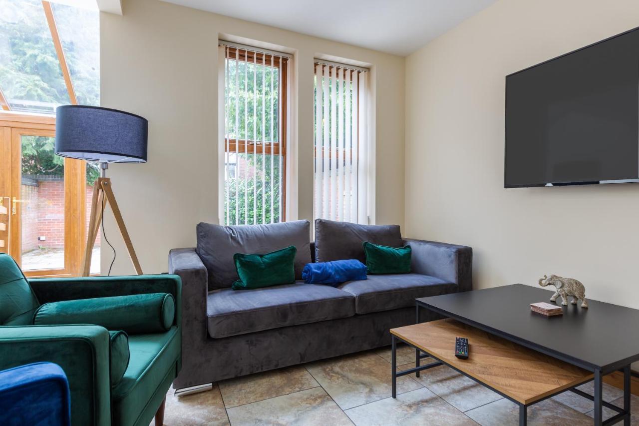 Albert - 5 Bedrooms Sleeps 11 Parking Wi-Fi Contractors بريستون المظهر الخارجي الصورة