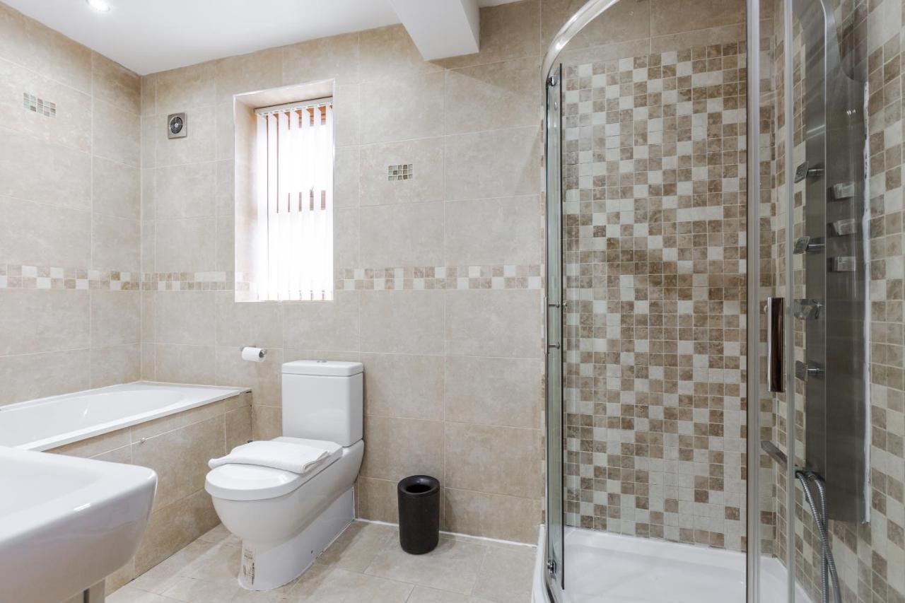 Albert - 5 Bedrooms Sleeps 11 Parking Wi-Fi Contractors بريستون المظهر الخارجي الصورة